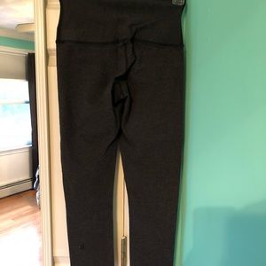 LuluLemon grey crop leggings